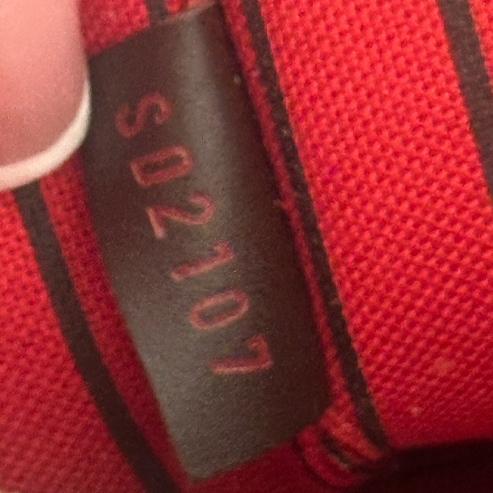 Authentic Louis Vuitton Damier Ebene Pouch - Picture 5 of 11